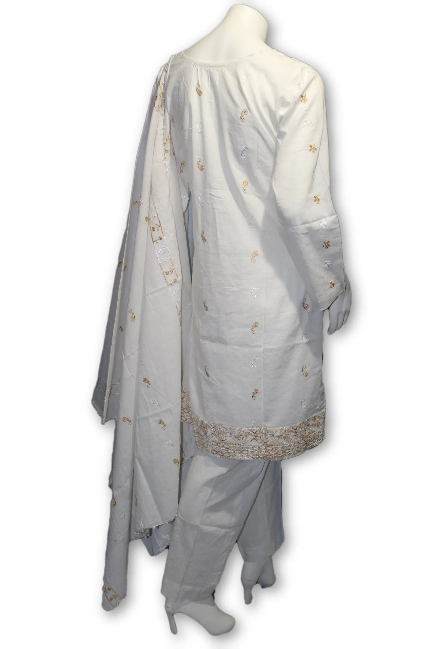 06 Pakistani Indian Fine Design Chicken Embroidered 3 Pcs Suit