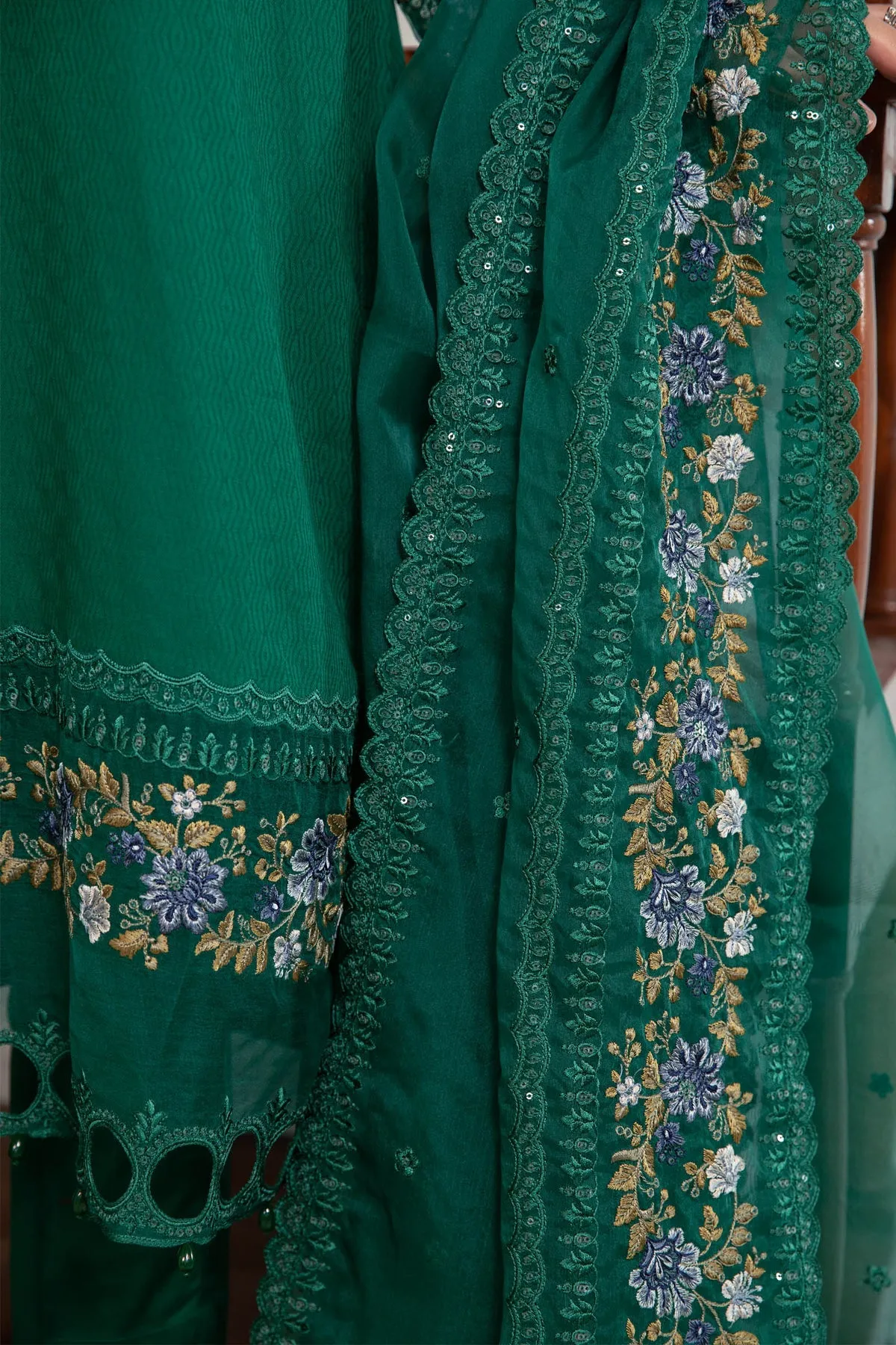 Bottle Green Embroidered Pakistani Salwar Kameez Dupatta Salwar Suit