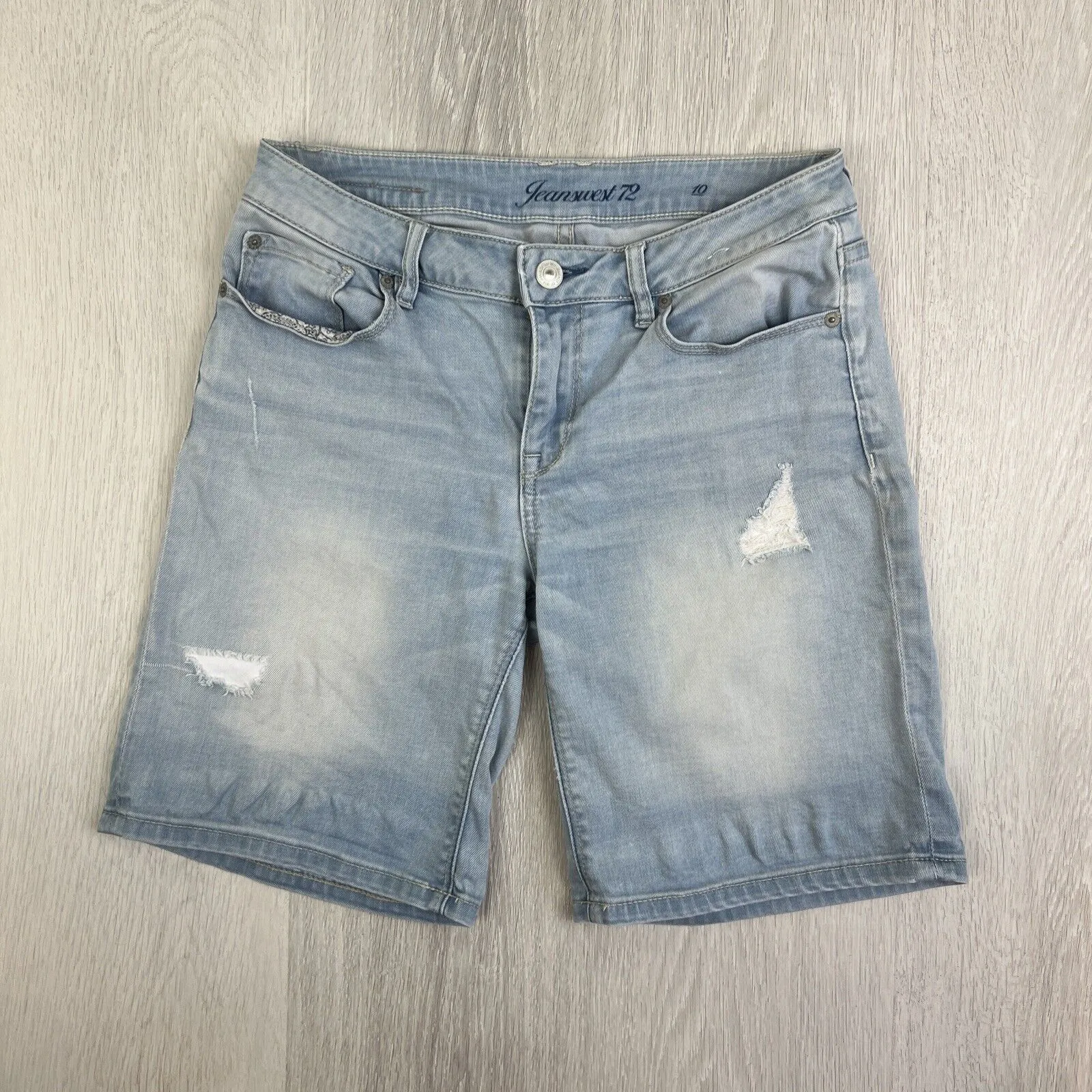 Jeanswest Women's classic design light wash blue stretch denim Long shorts 10/S