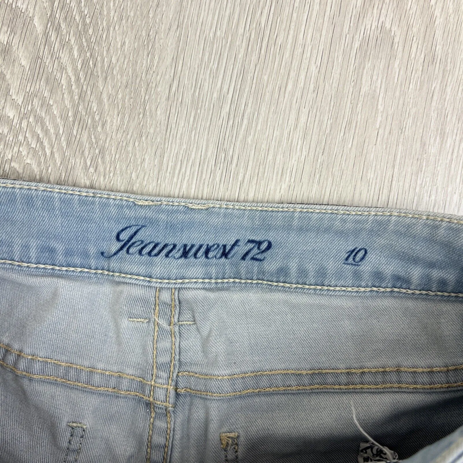 Jeanswest Women's classic design light wash blue stretch denim Long shorts 10/S