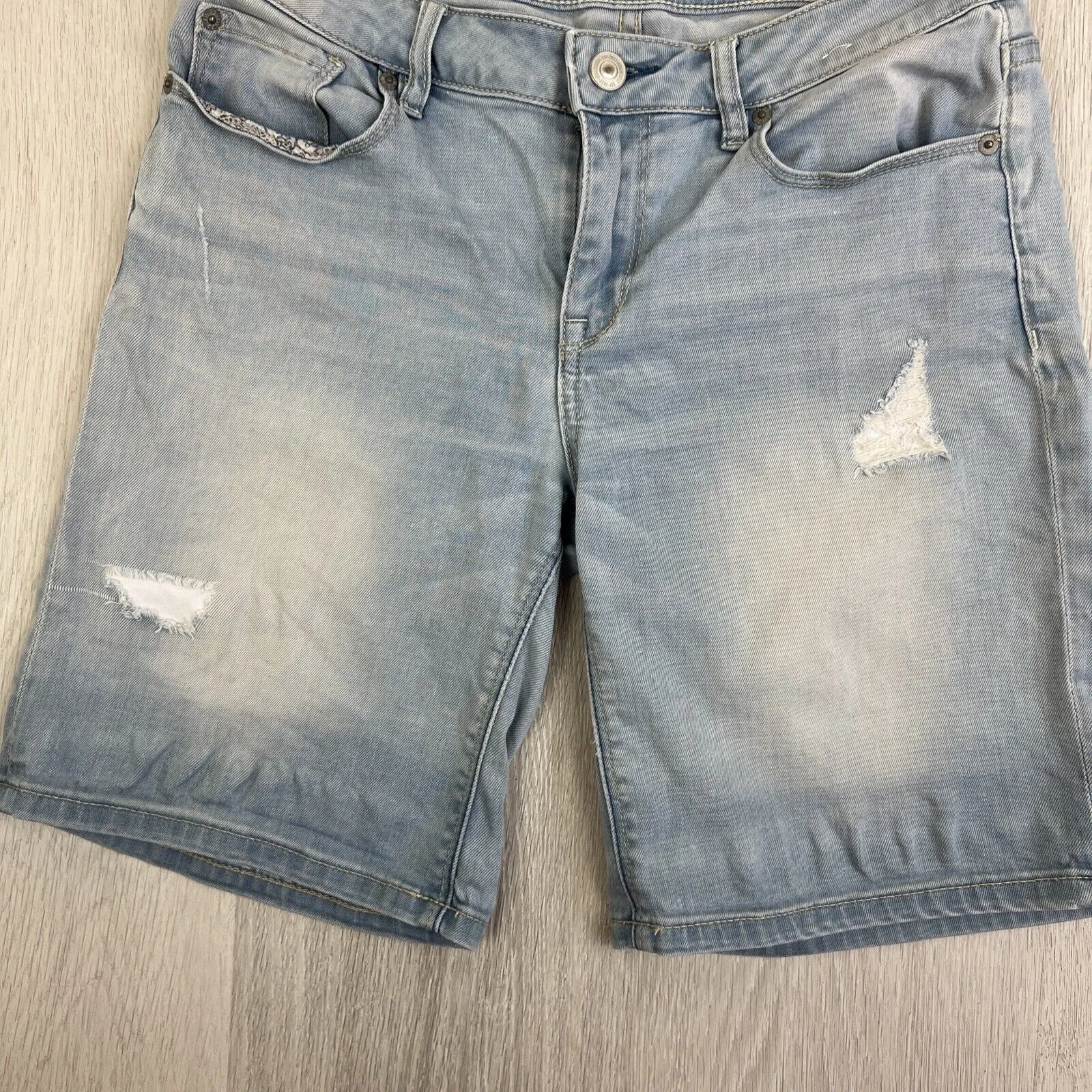 Jeanswest Women's classic design light wash blue stretch denim Long shorts 10/S