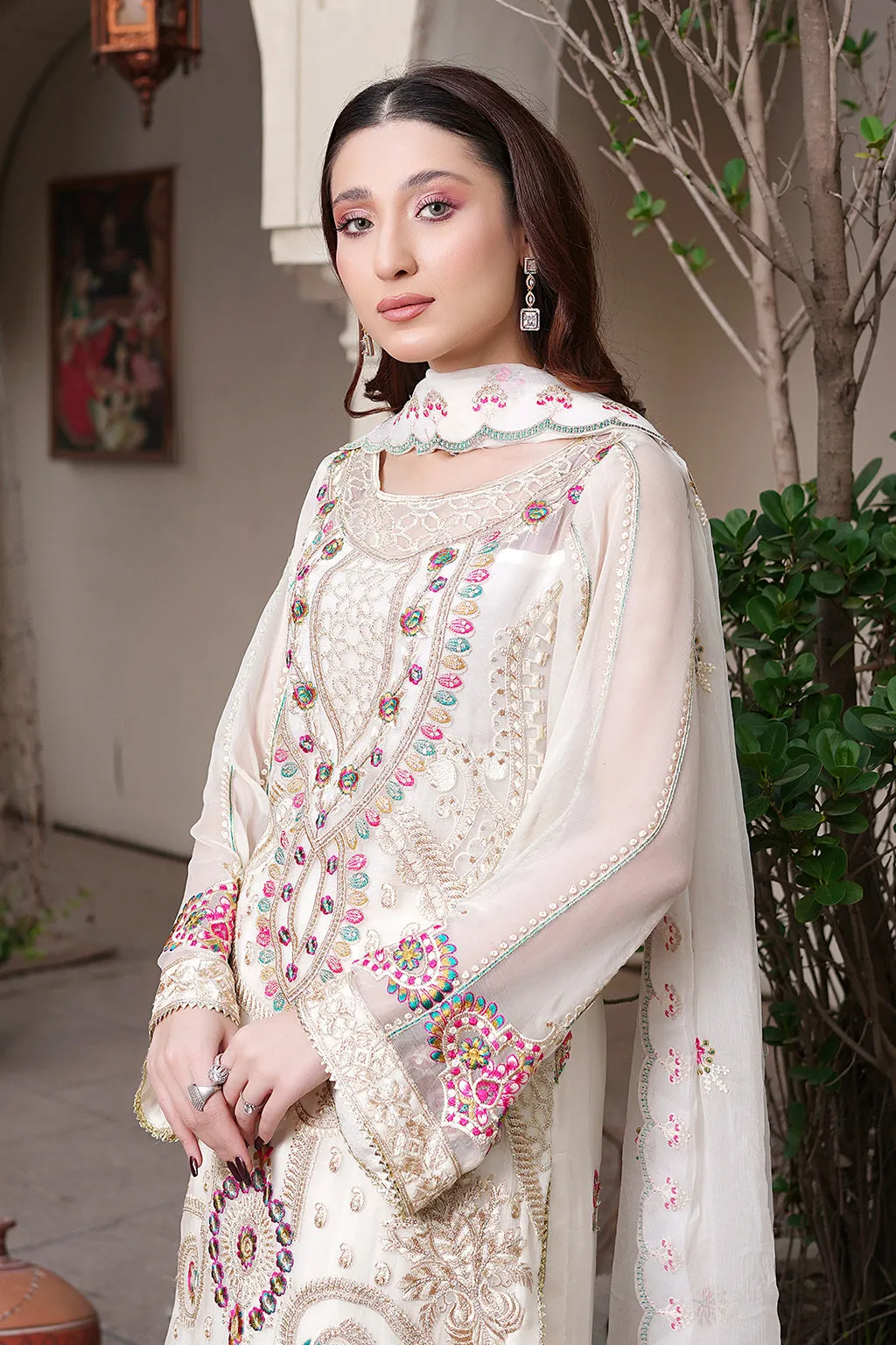 Luxury Embroidered Pakistani Salwar Kameez Dupatta in Snow White Shade