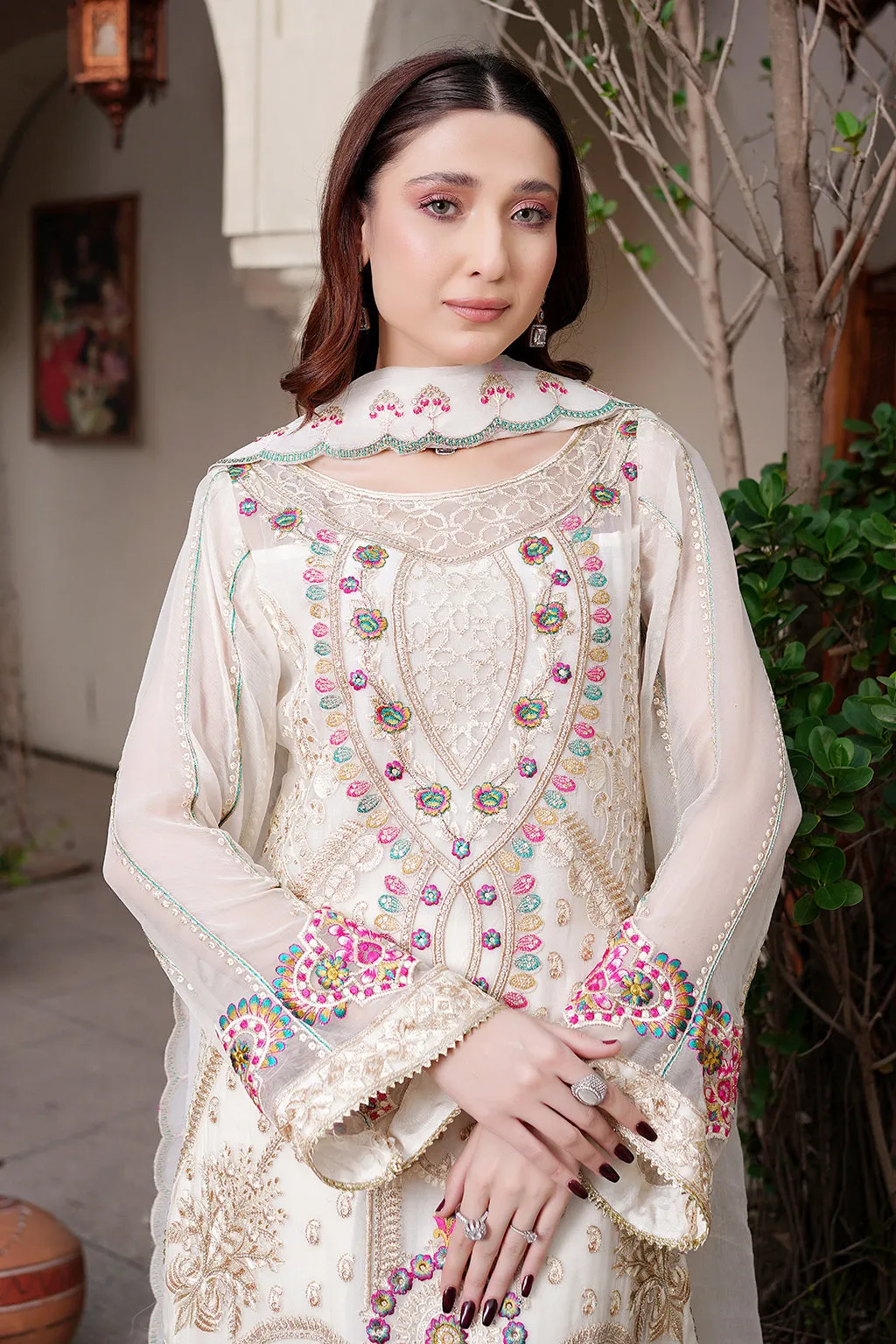 Luxury Embroidered Pakistani Salwar Kameez Dupatta in Snow White Shade