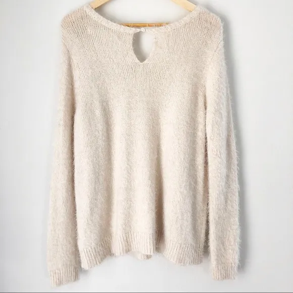 Max Studio Fuzzy Cream White Sweater Sz Large