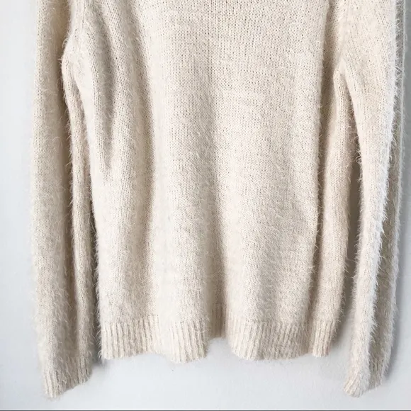 Max Studio Fuzzy Cream White Sweater Sz Large