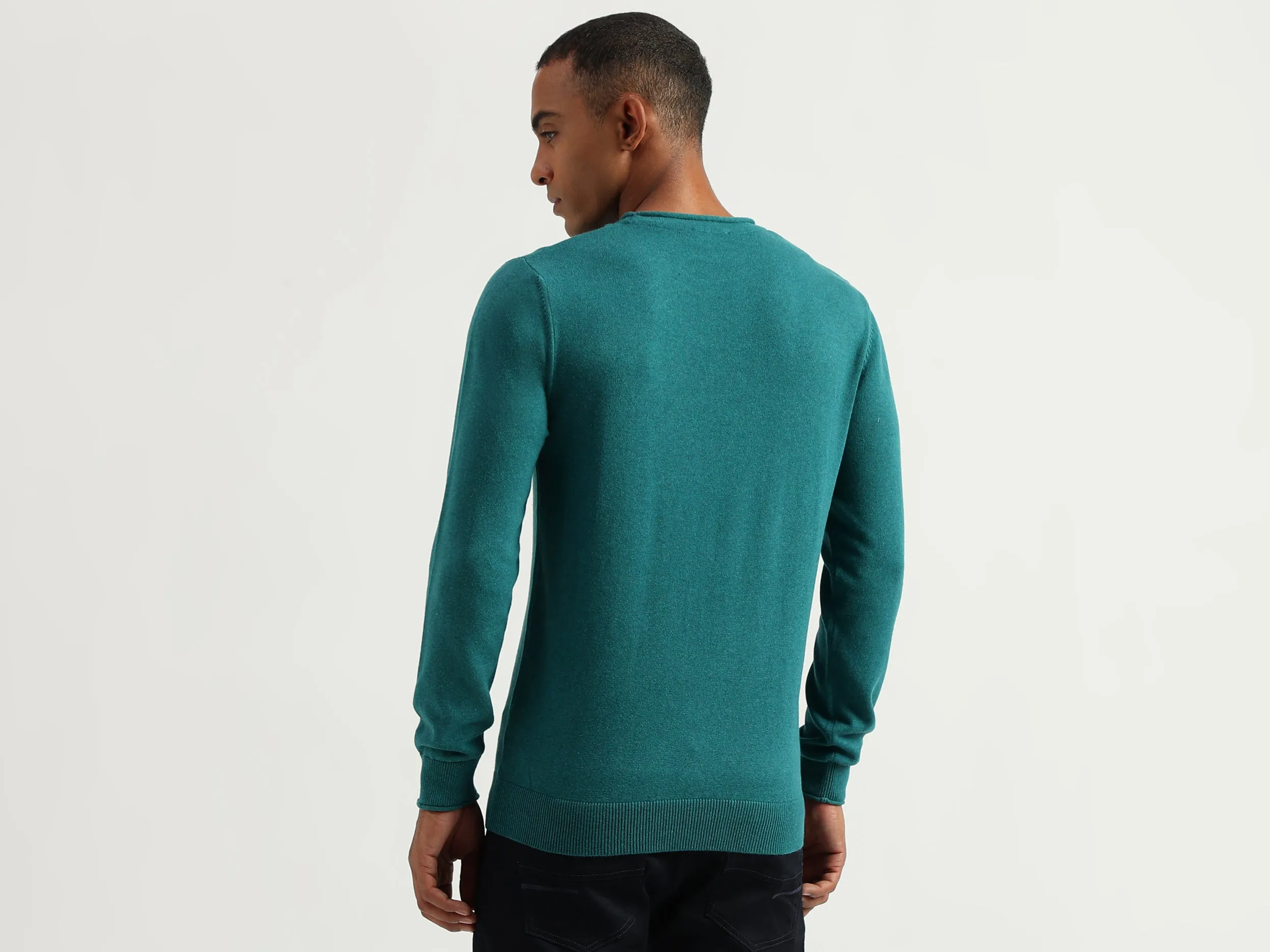 Men's Regular Fit Round Neck Solid Sweaters