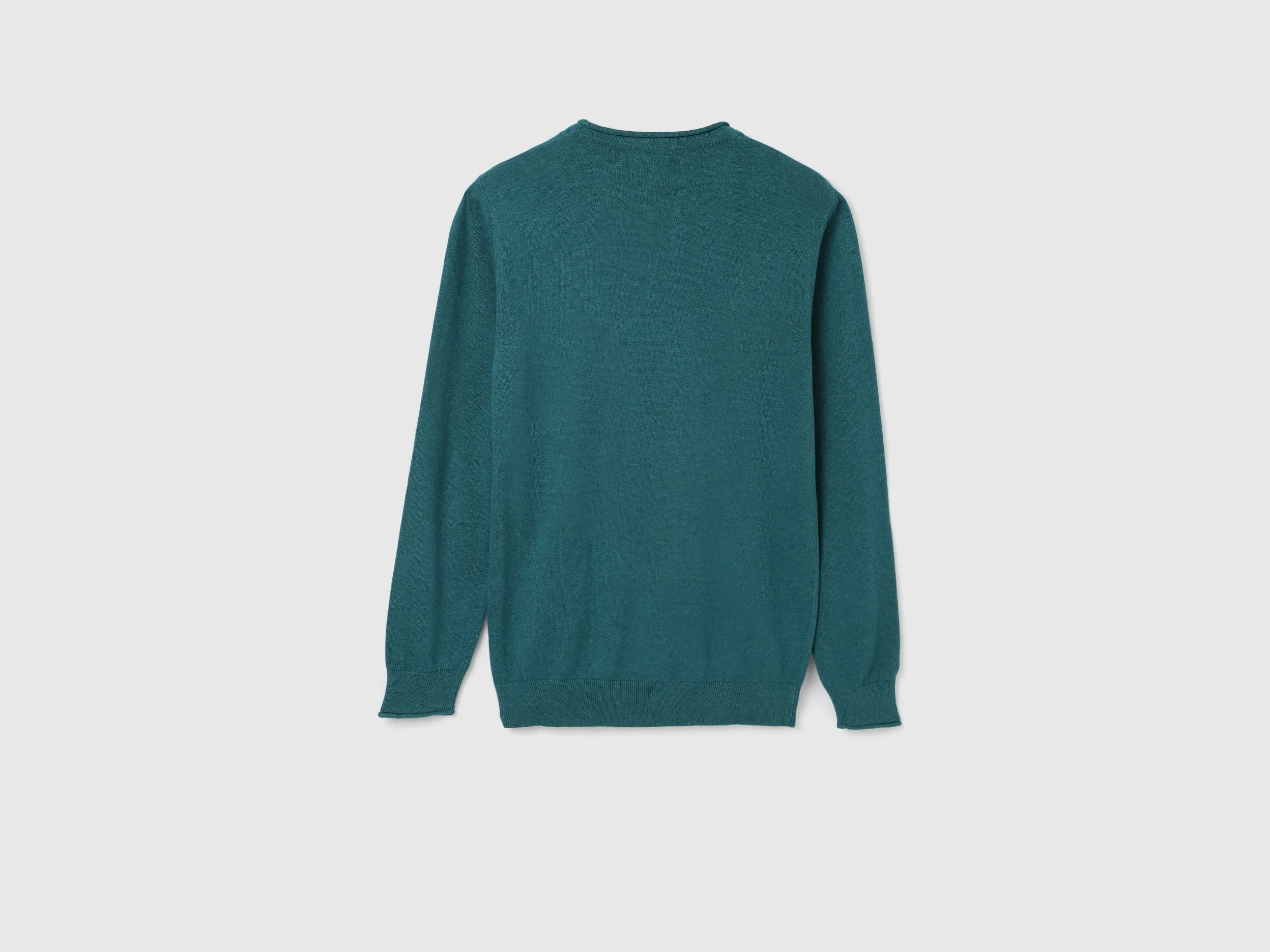 Men's Regular Fit Round Neck Solid Sweaters