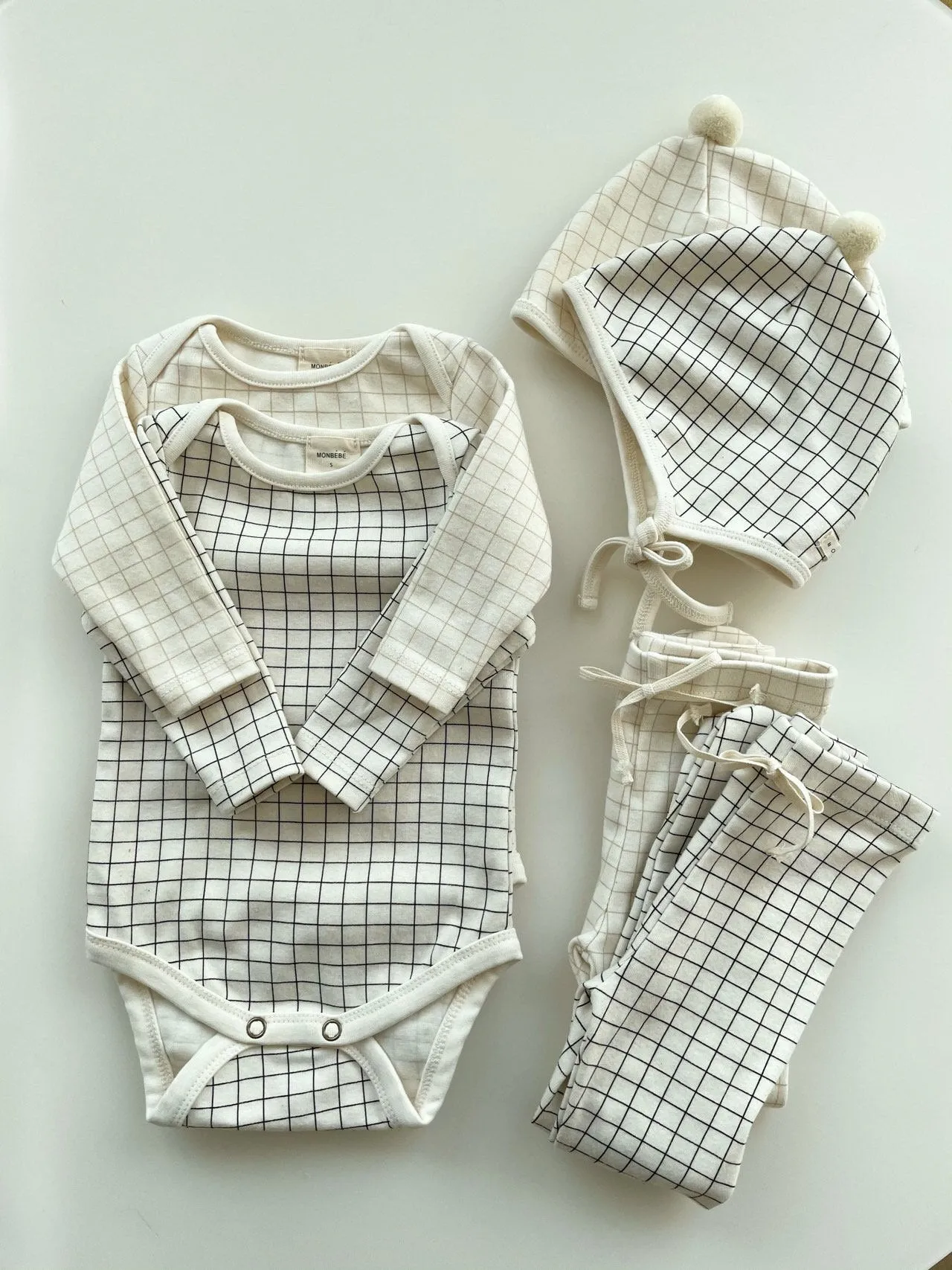 Monbebe Pin Babygrow and Bonnet Set (2 colour options)