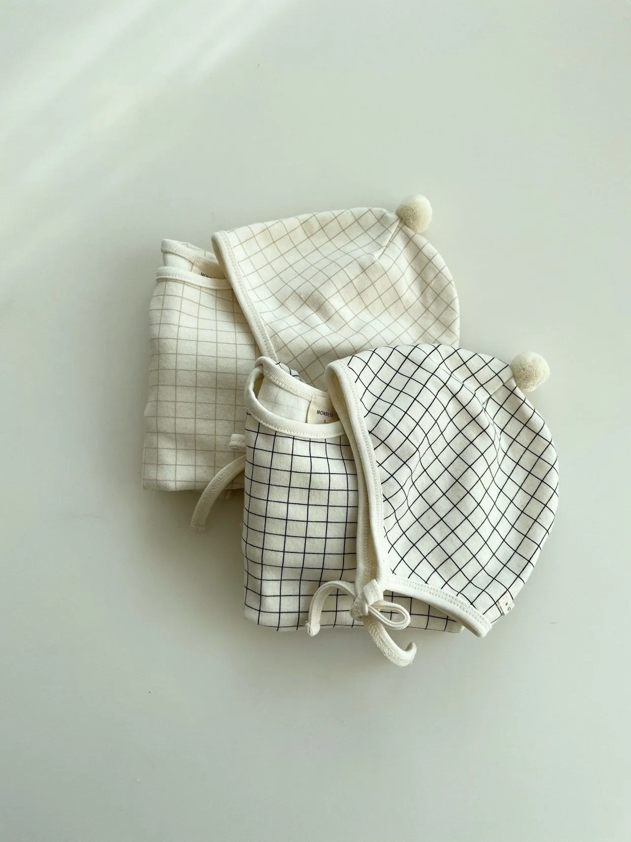 Monbebe Pin Babygrow and Bonnet Set (2 colour options)