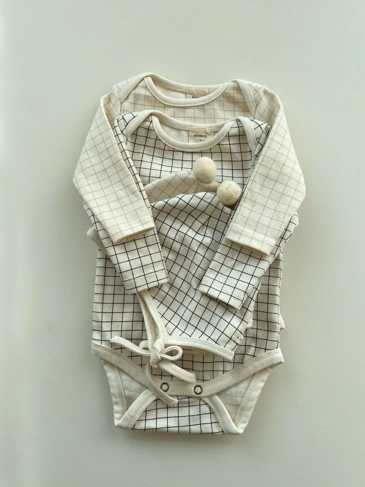 Monbebe Pin Babygrow and Bonnet Set (2 colour options)