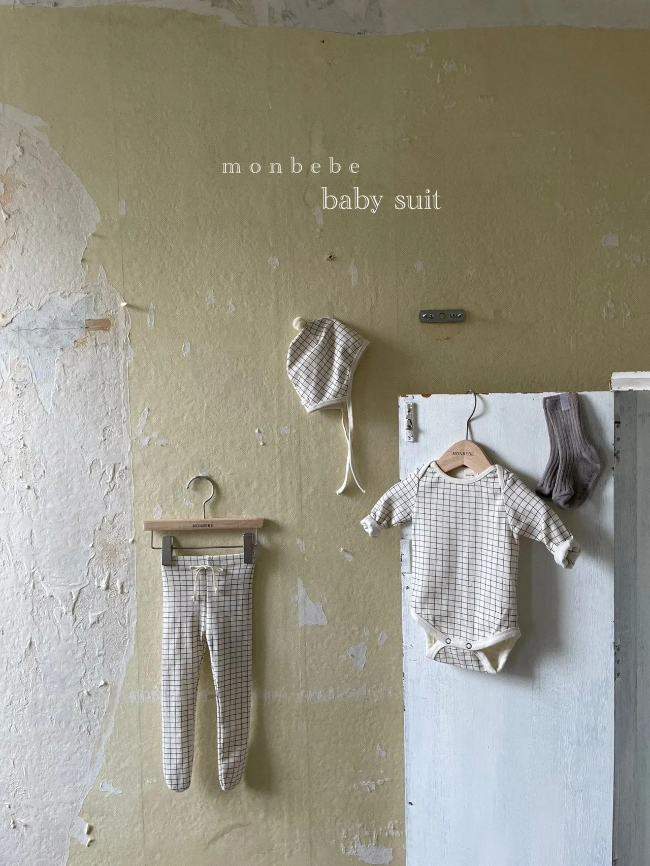 Monbebe Pin Babygrow and Bonnet Set (2 colour options)