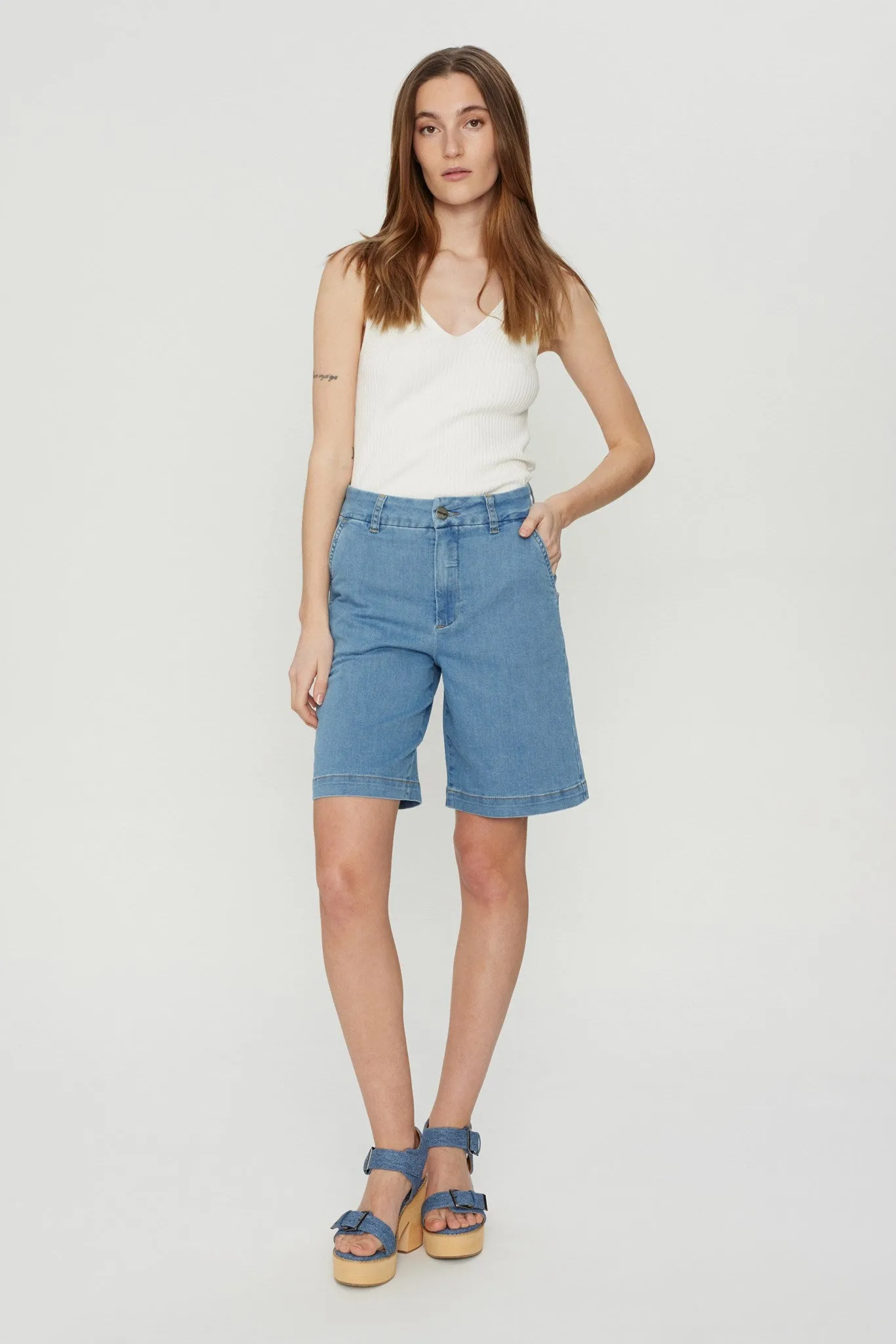 NUAMBER SHORTS - LIGHT BLUE - Light Blue Denim
