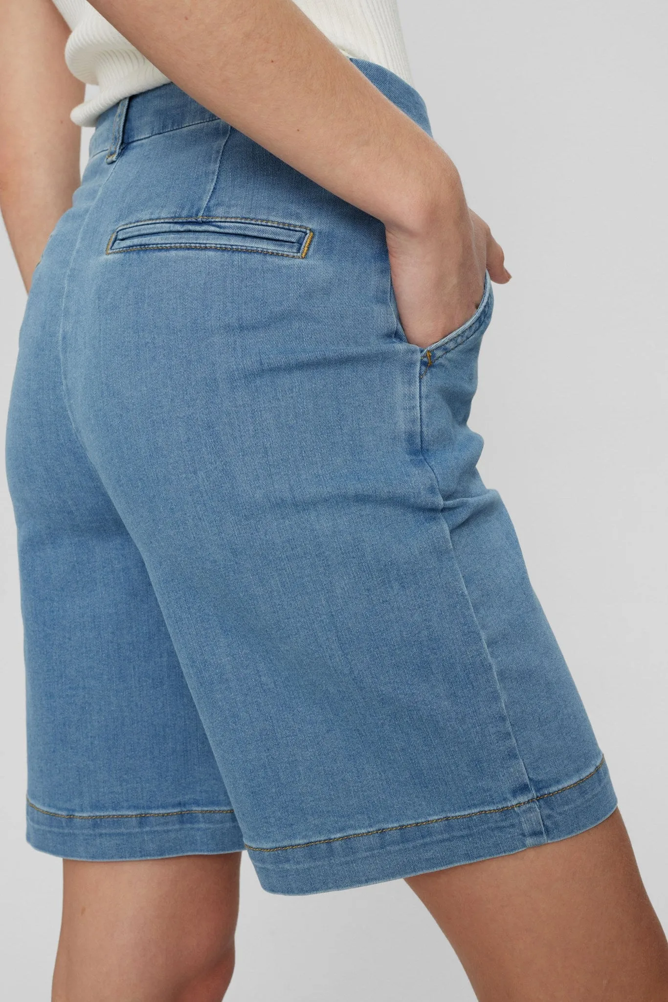 NUAMBER SHORTS - LIGHT BLUE - Light Blue Denim