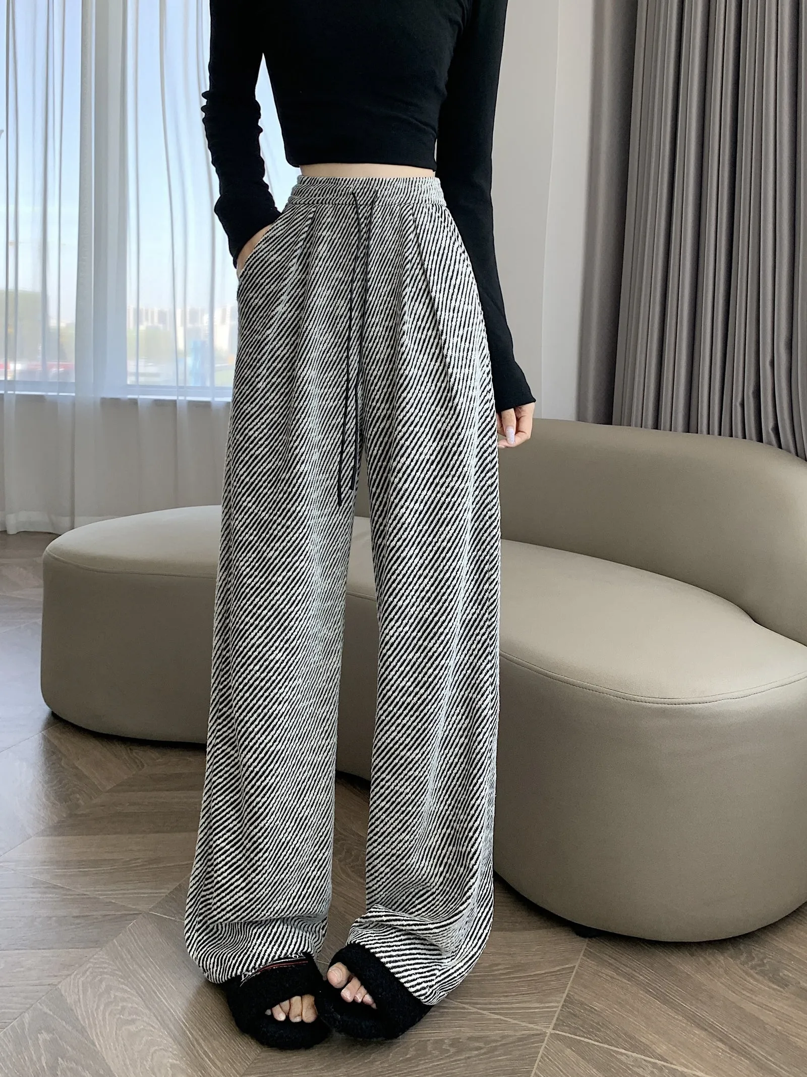 Stylish Straight Leg Sweatpants in Slouchy Relaxed Fit for Women