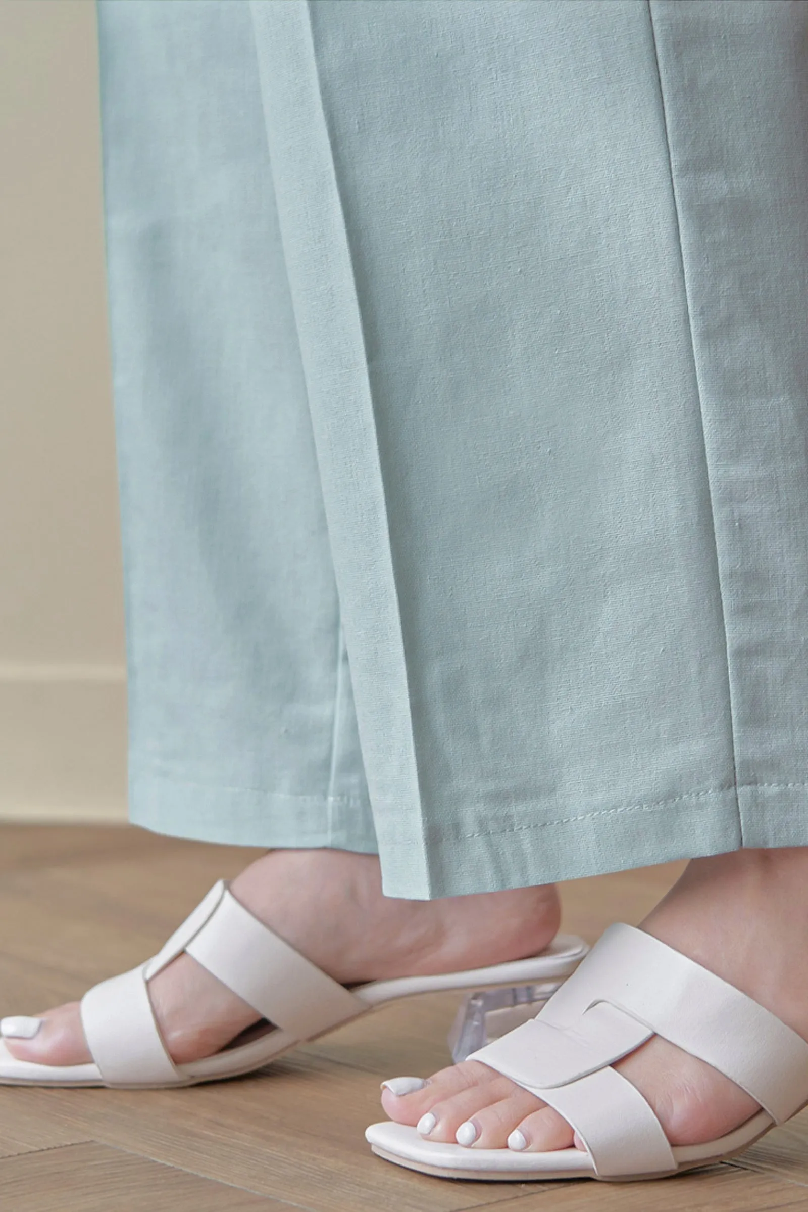 The Sebin Linen Wide Leg Trousers
