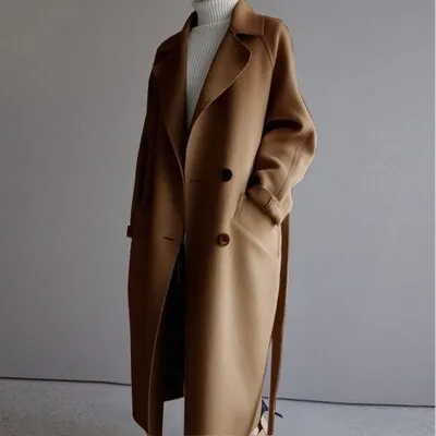 Warm, elegant women's wool coat in a timeless style